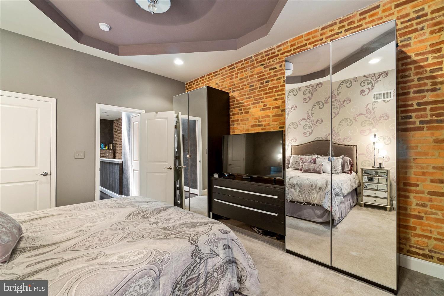 GREEKTOWN - Residential