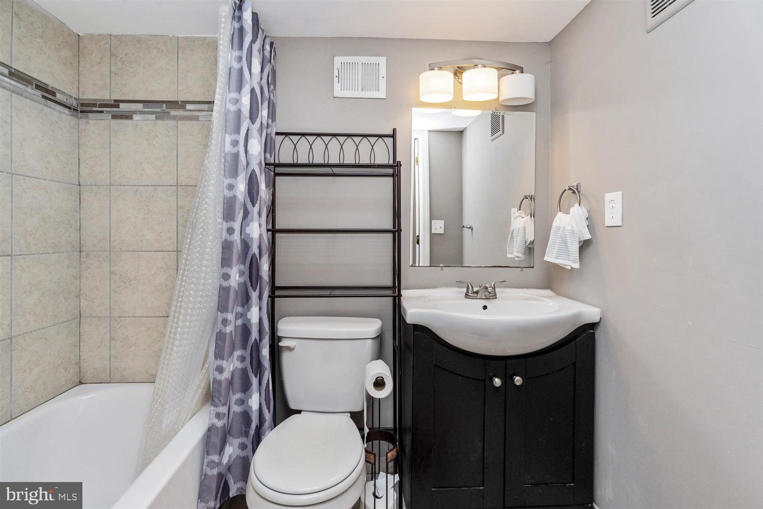 GREEKTOWN - Residential