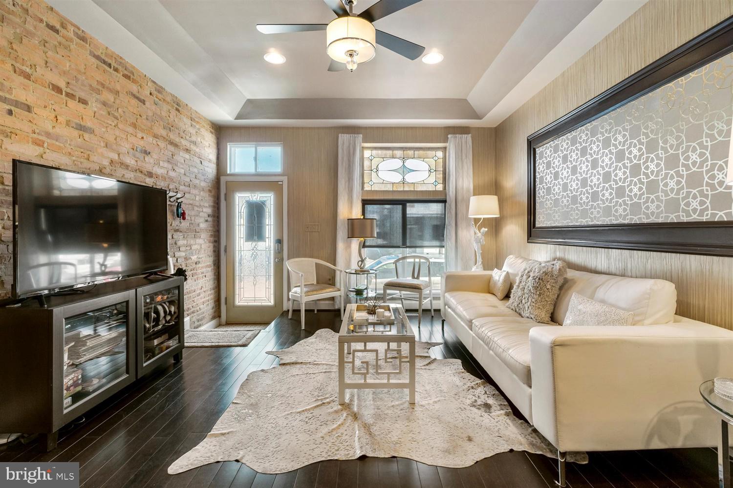 GREEKTOWN - Residential