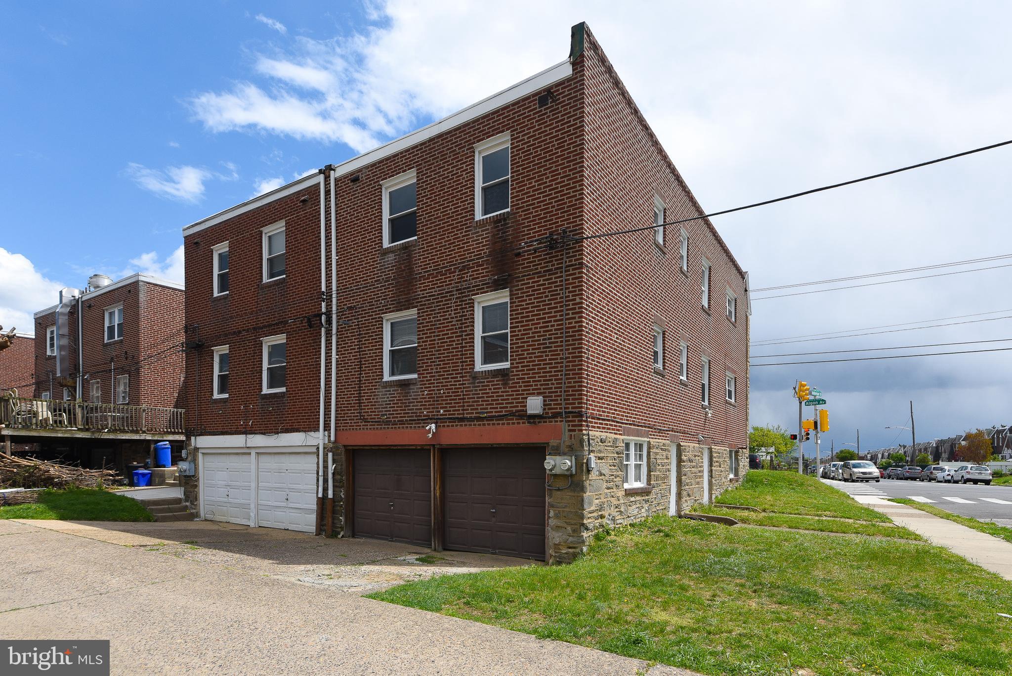 CASTOR GARDENS - Residential Income