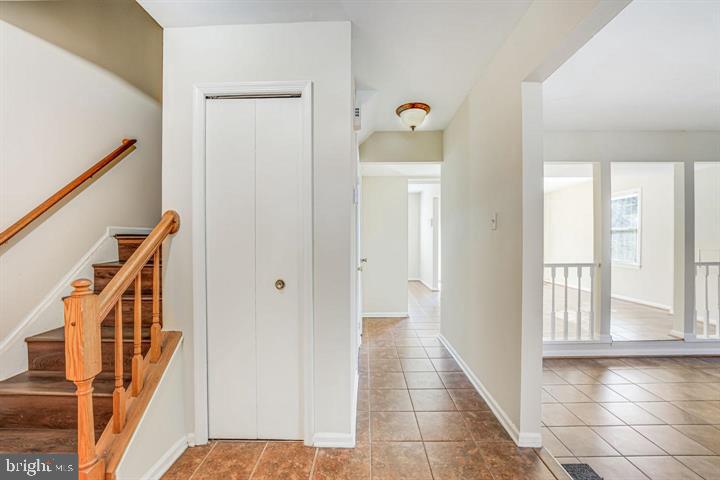 9158 KERSHAW COURT