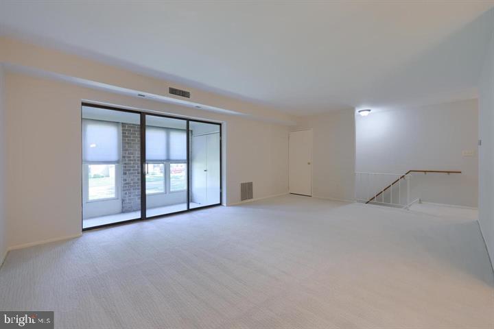 4 VALLEYBROOK DRIVE