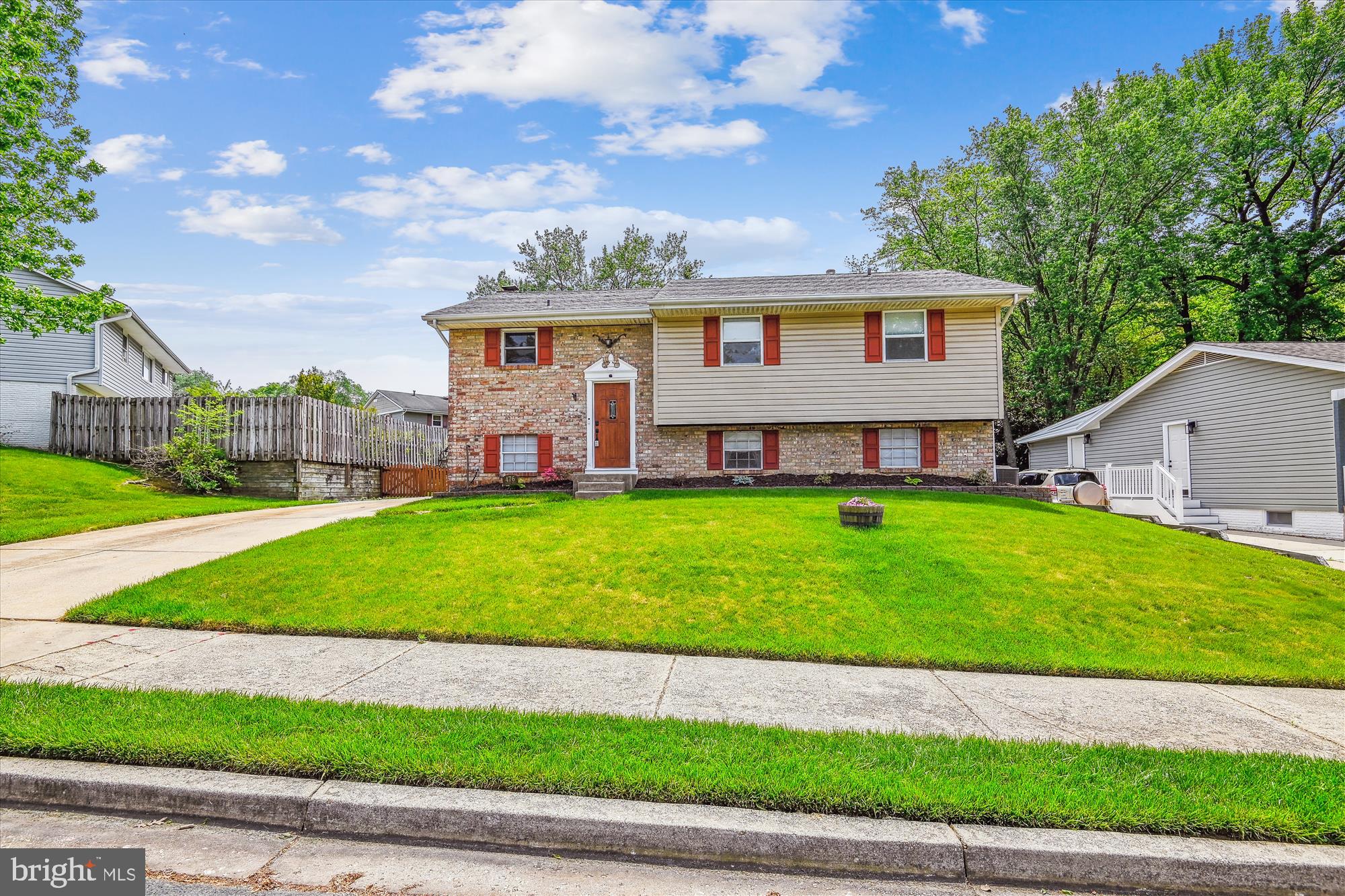 476 KENORA DRIVE