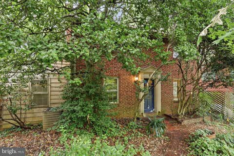 Photo of 1200 N Powhatan Street, ARLINGTON, VA 22205 (MLS # VAAR2078448)