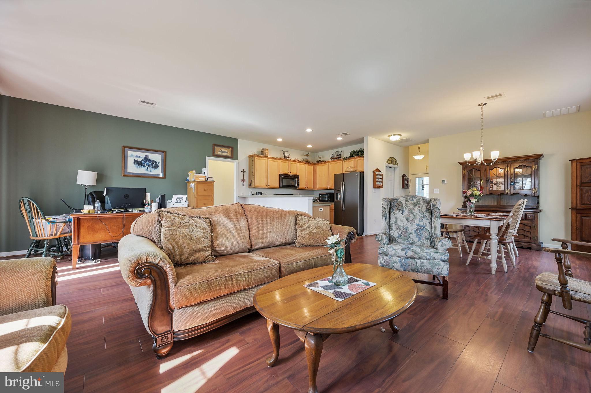 CHAMPIONS CLUB - Residential