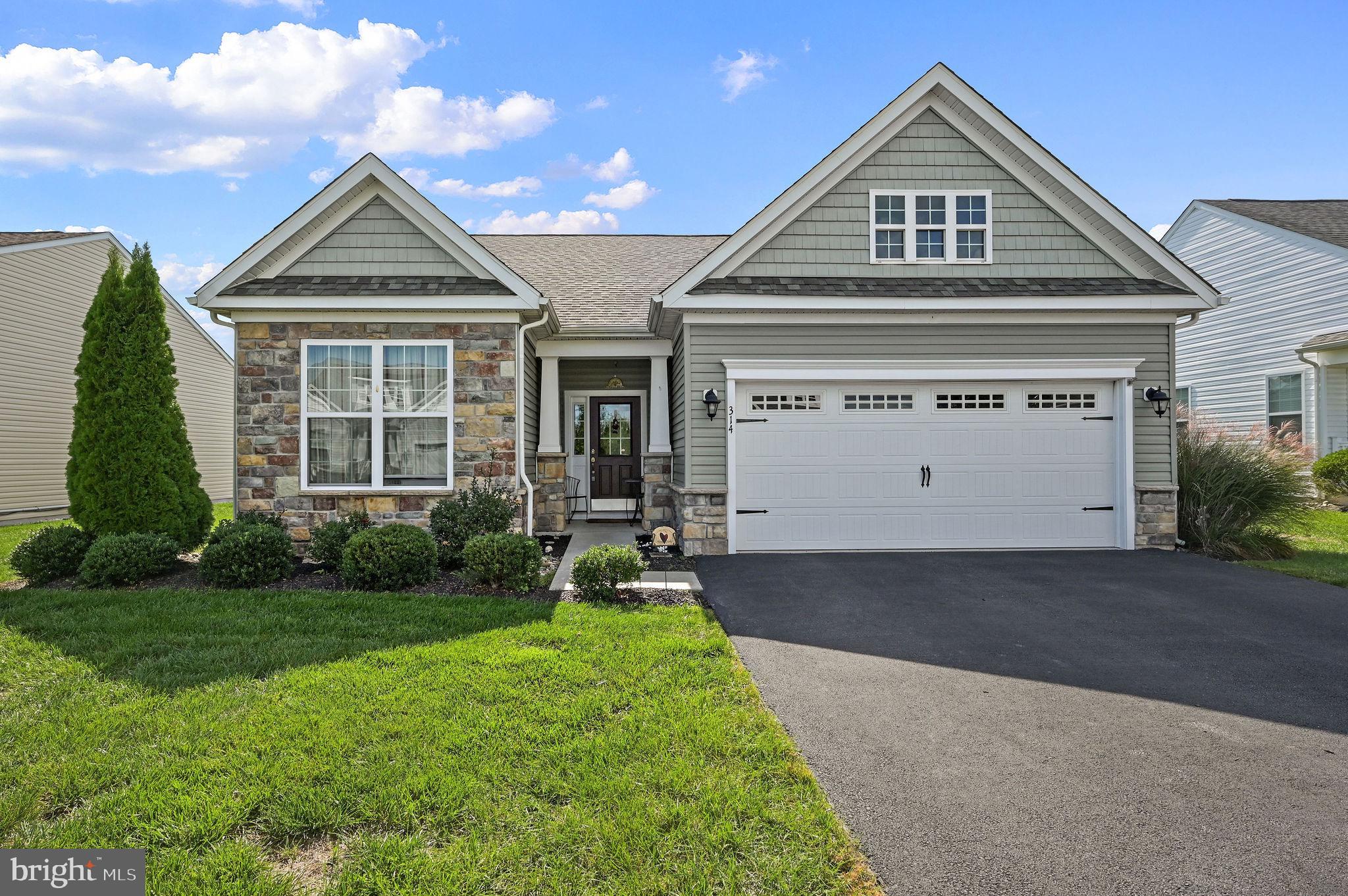 CHAMPIONS CLUB - Residential