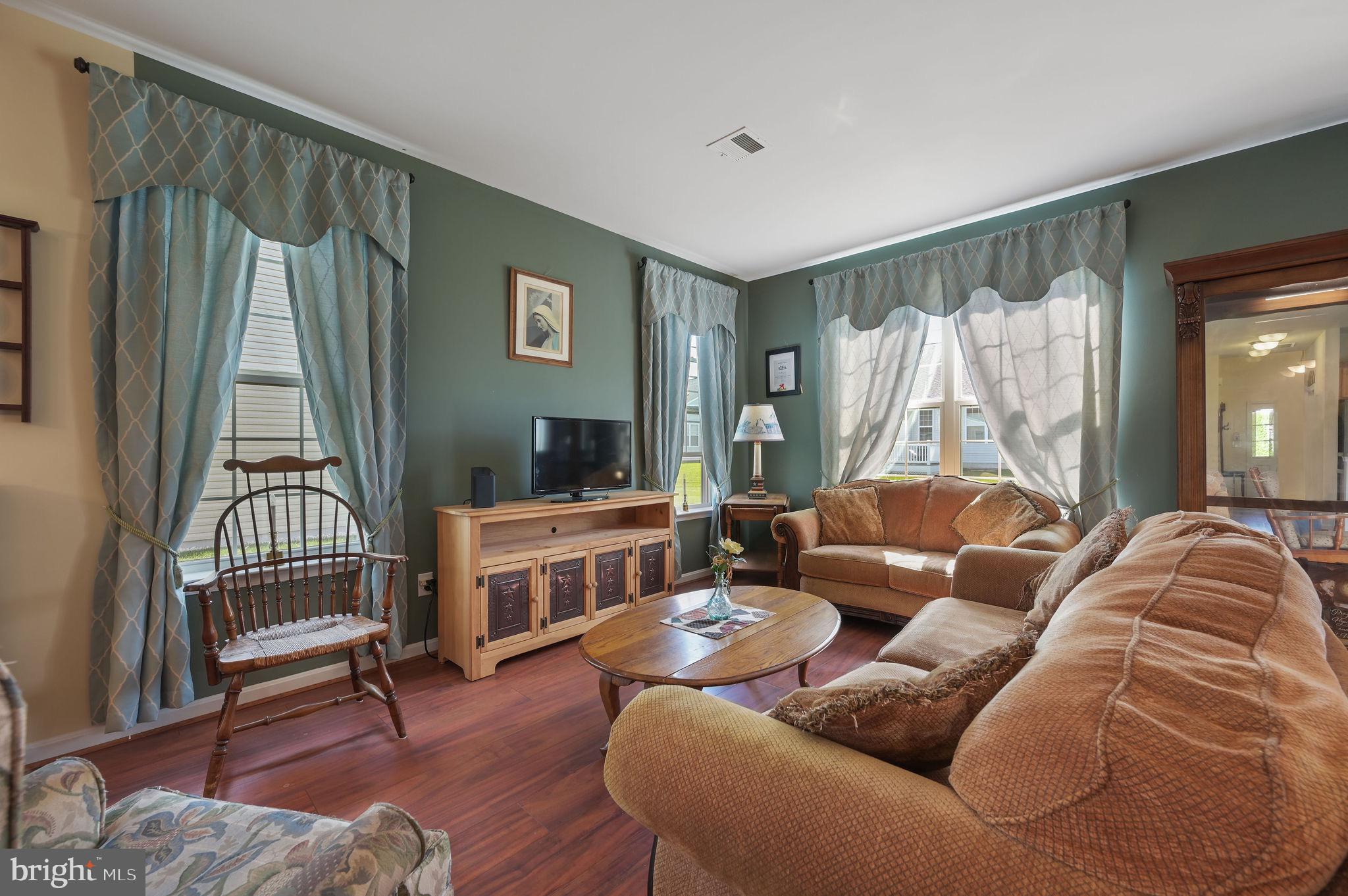 CHAMPIONS CLUB - Residential