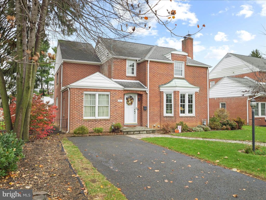 Photo of 1427 Wilson Avenue, CHAMBERSBURG, PA 17201 (MLS # PAFL2031434)