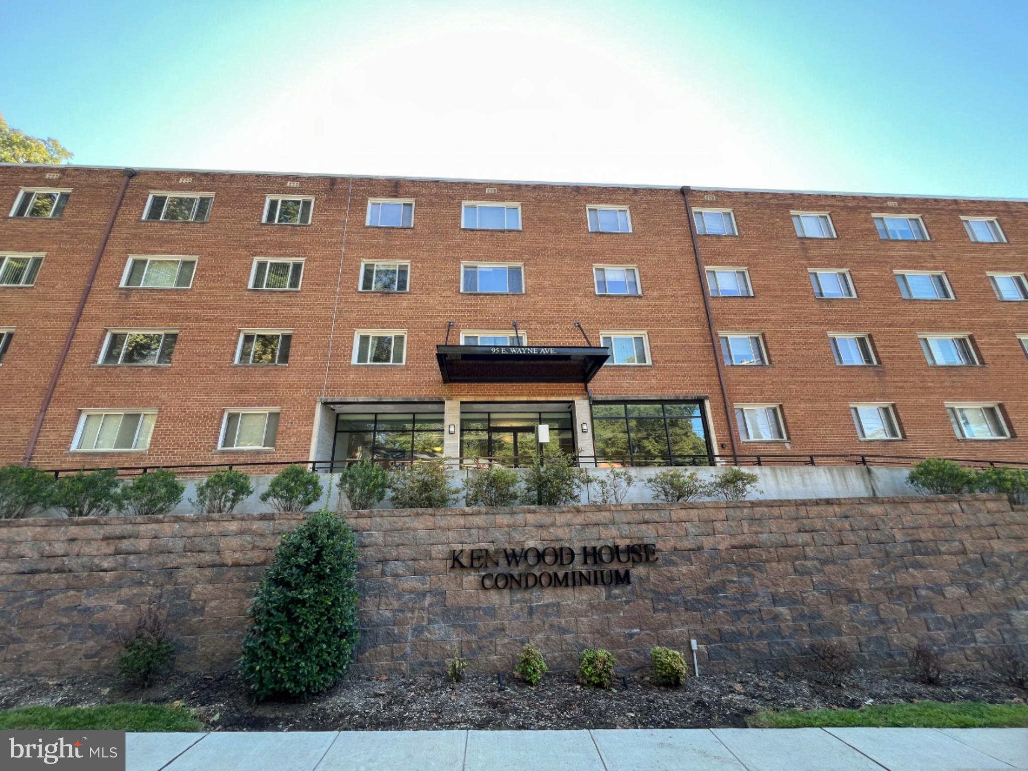 KENWOOD HOUSE - Residential Lease