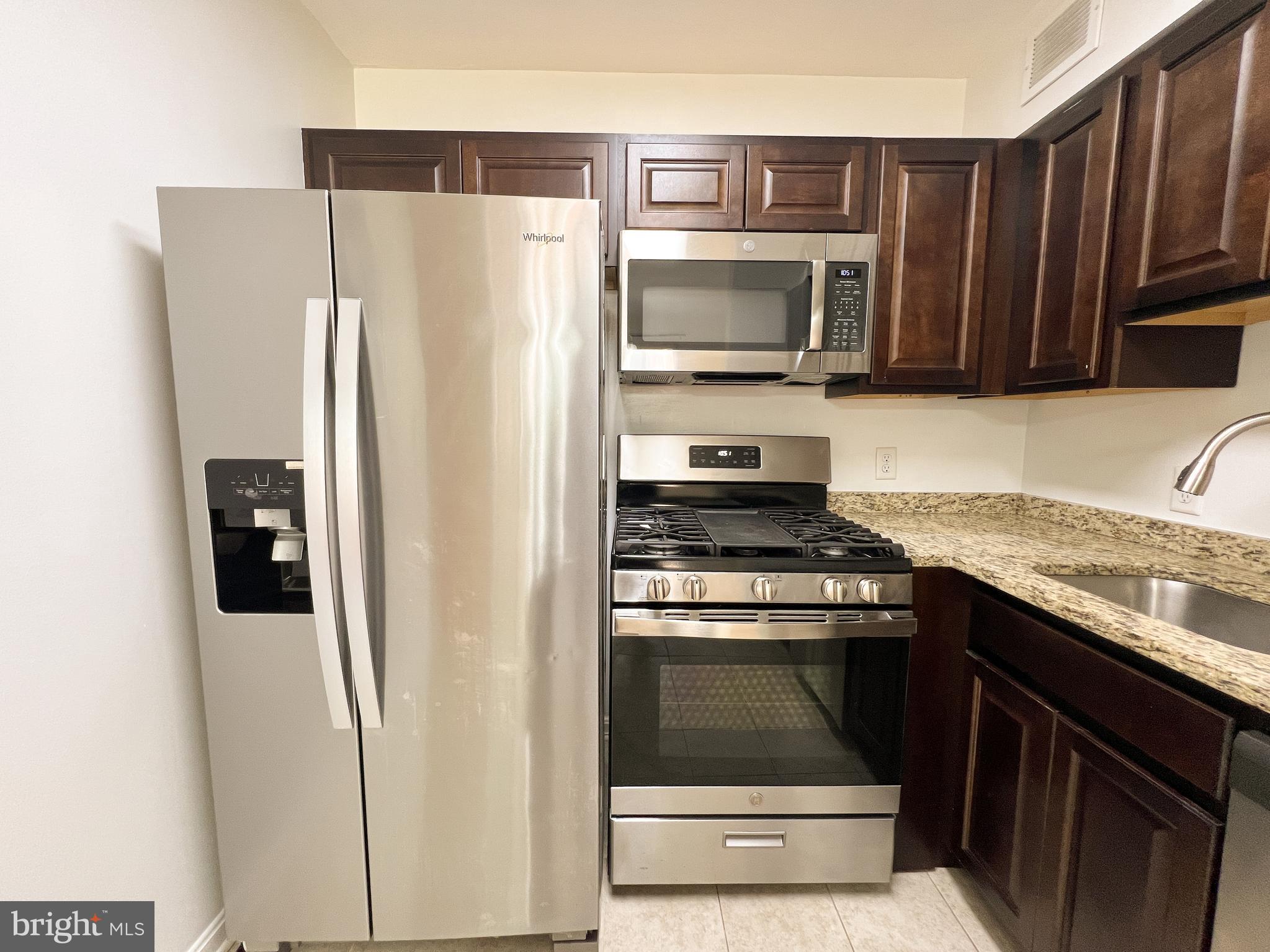 KENWOOD HOUSE - Residential Lease