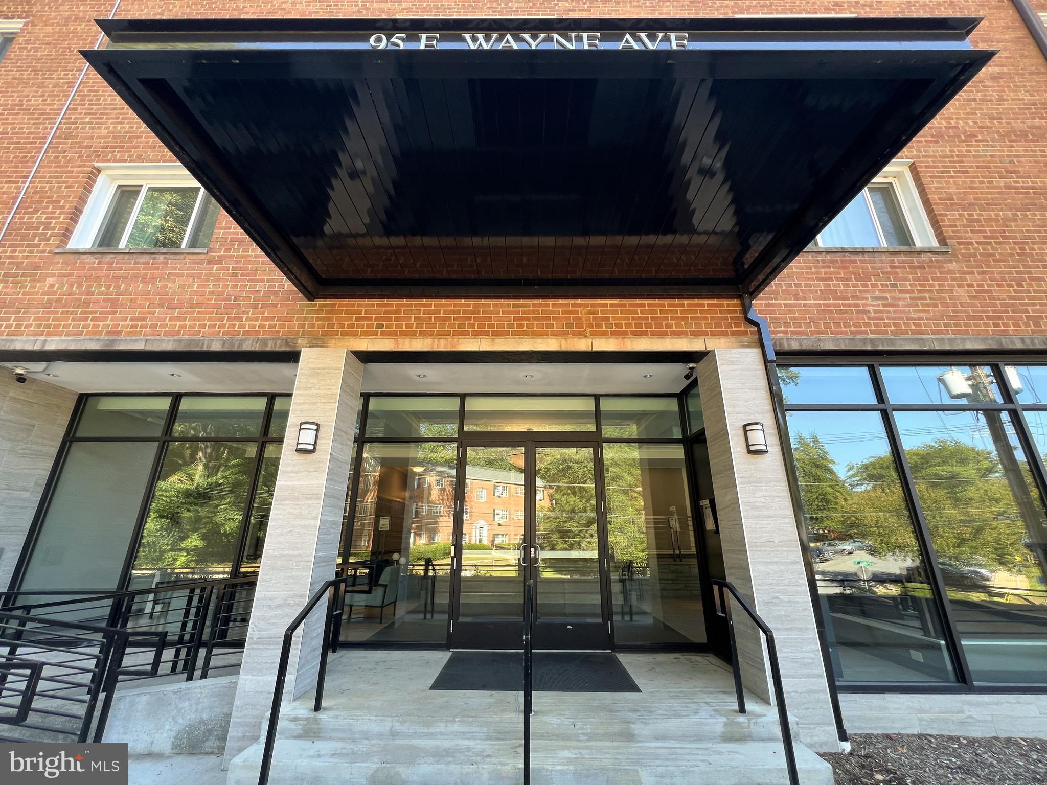 KENWOOD HOUSE - Residential Lease