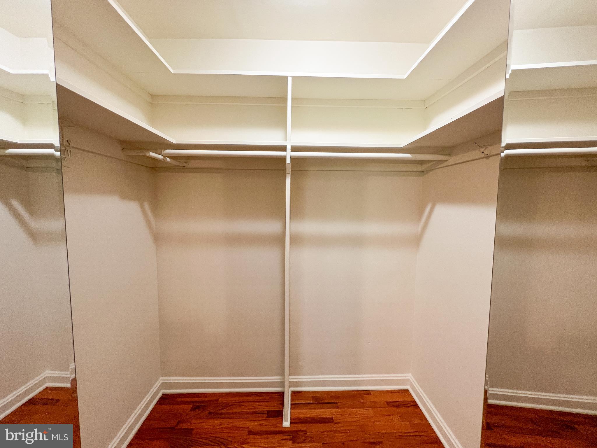 KENWOOD HOUSE - Residential Lease