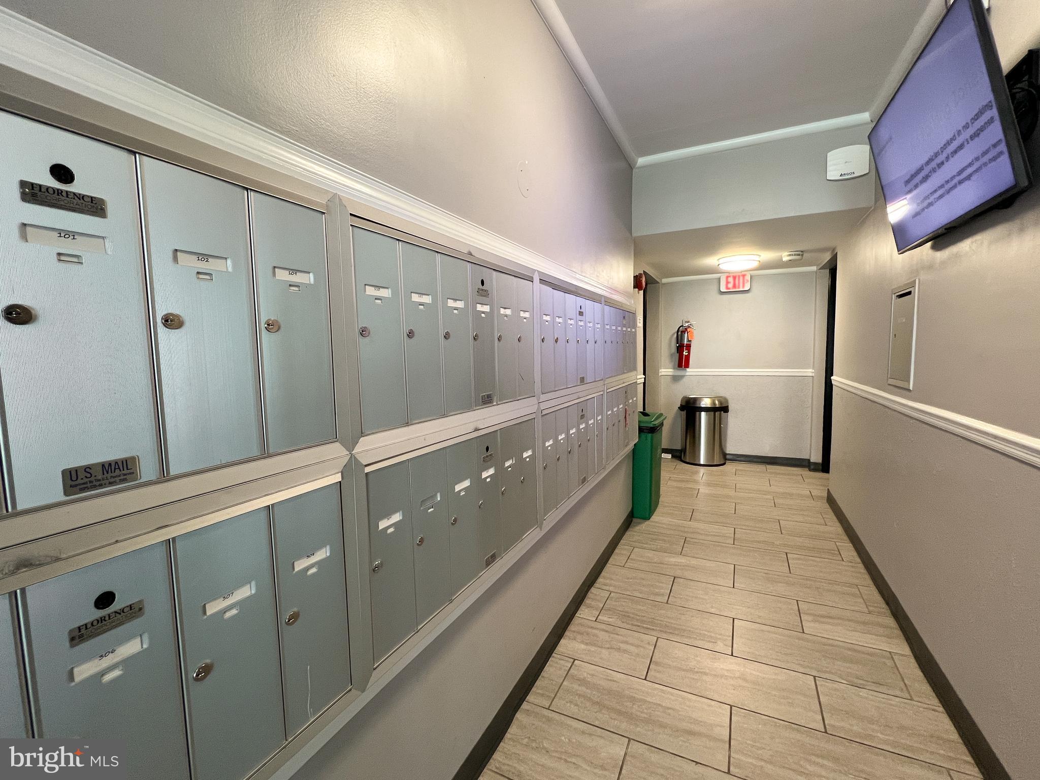 KENWOOD HOUSE - Residential Lease