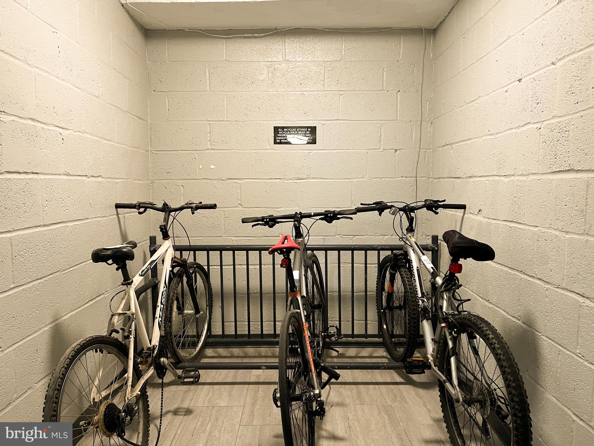 KENWOOD HOUSE - Residential Lease