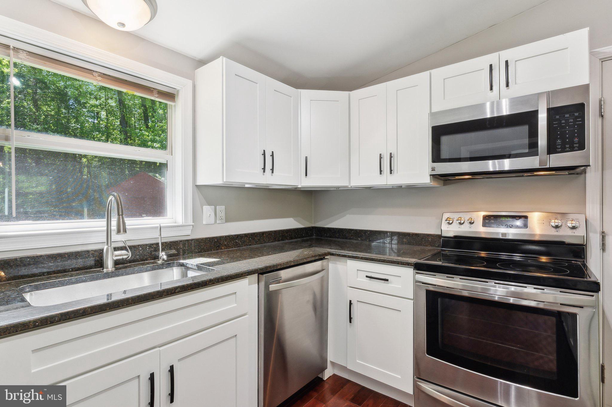 GOLDEN BEACH - Residential