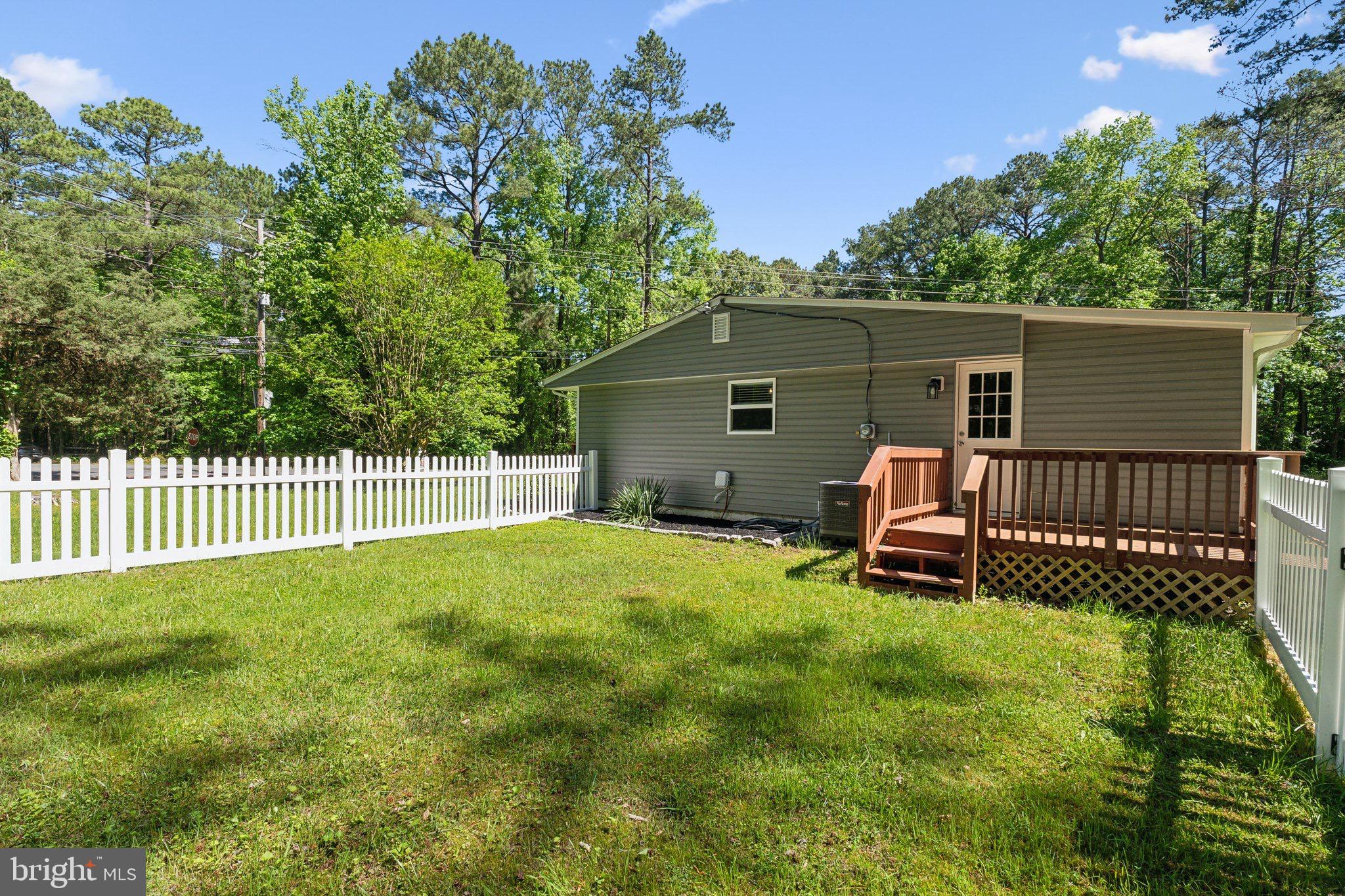 GOLDEN BEACH - Residential