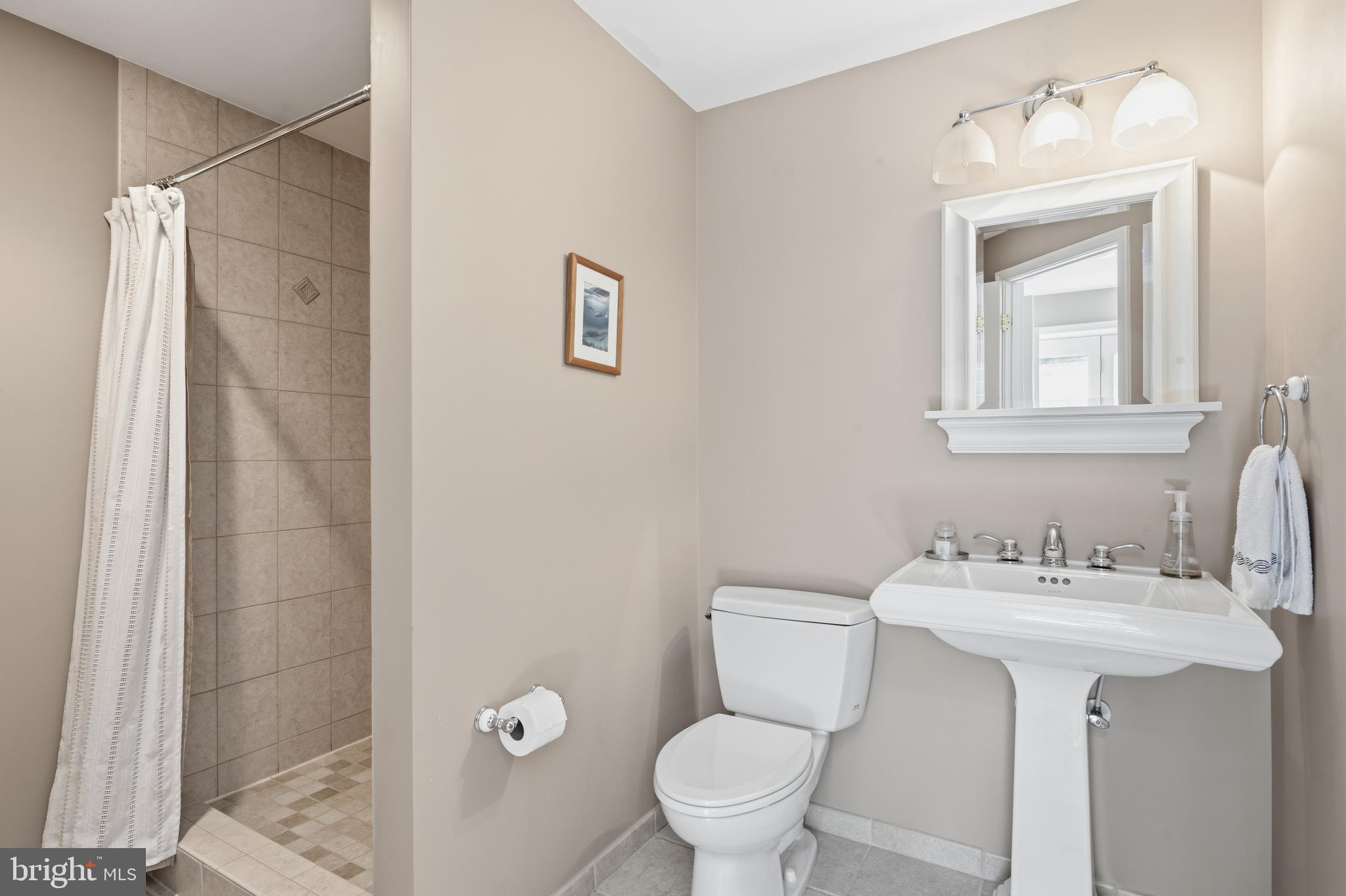 OAKTON  WOODS - Residential