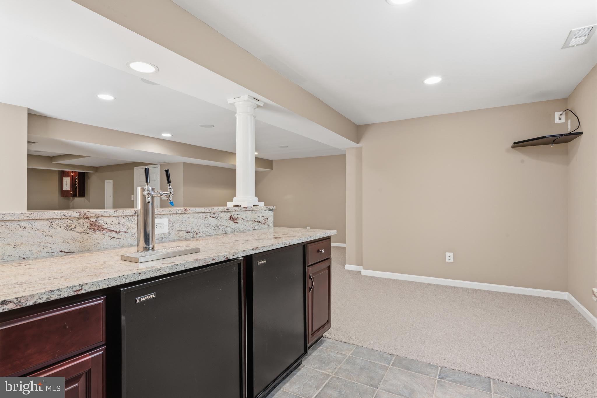 OAKTON  WOODS - Residential