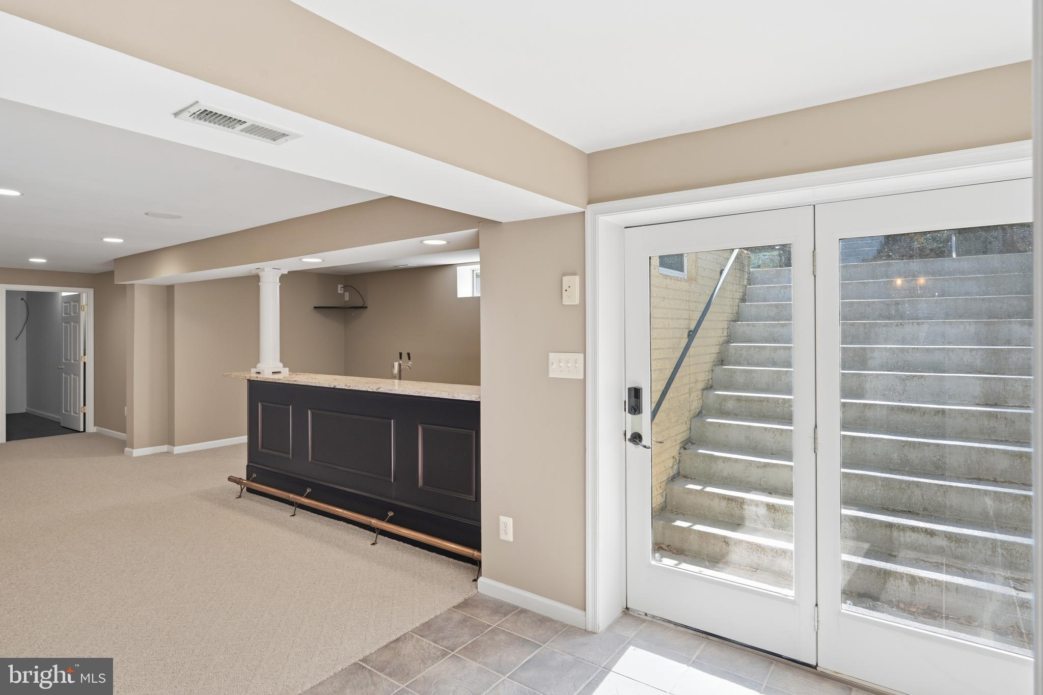 OAKTON  WOODS - Residential