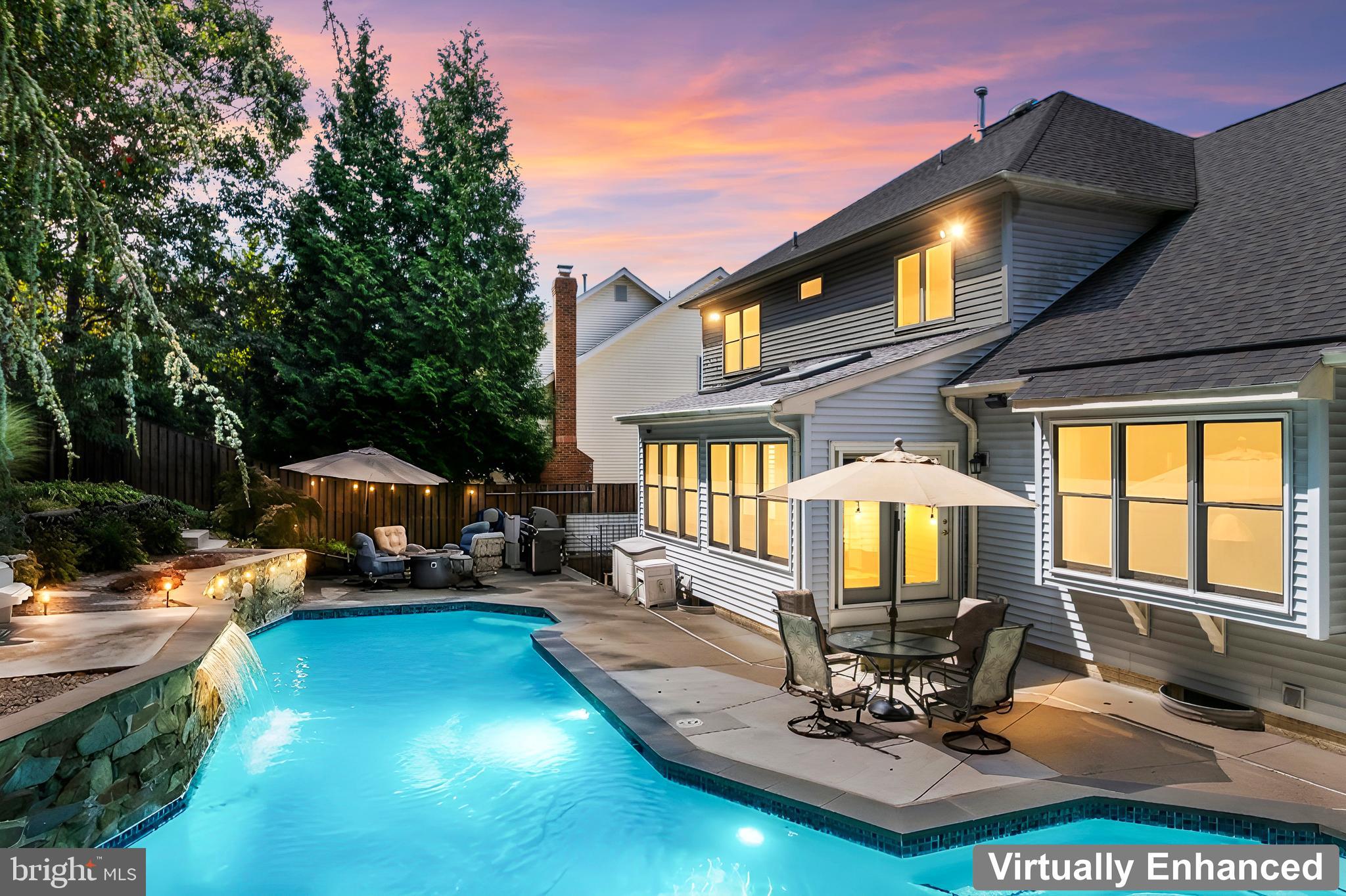 OAKTON  WOODS - Residential