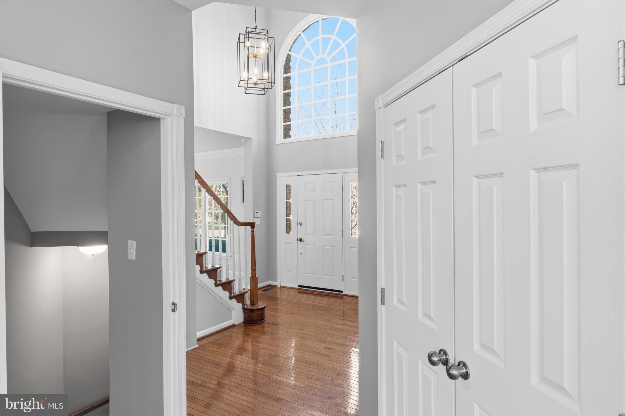 OAKTON  WOODS - Residential