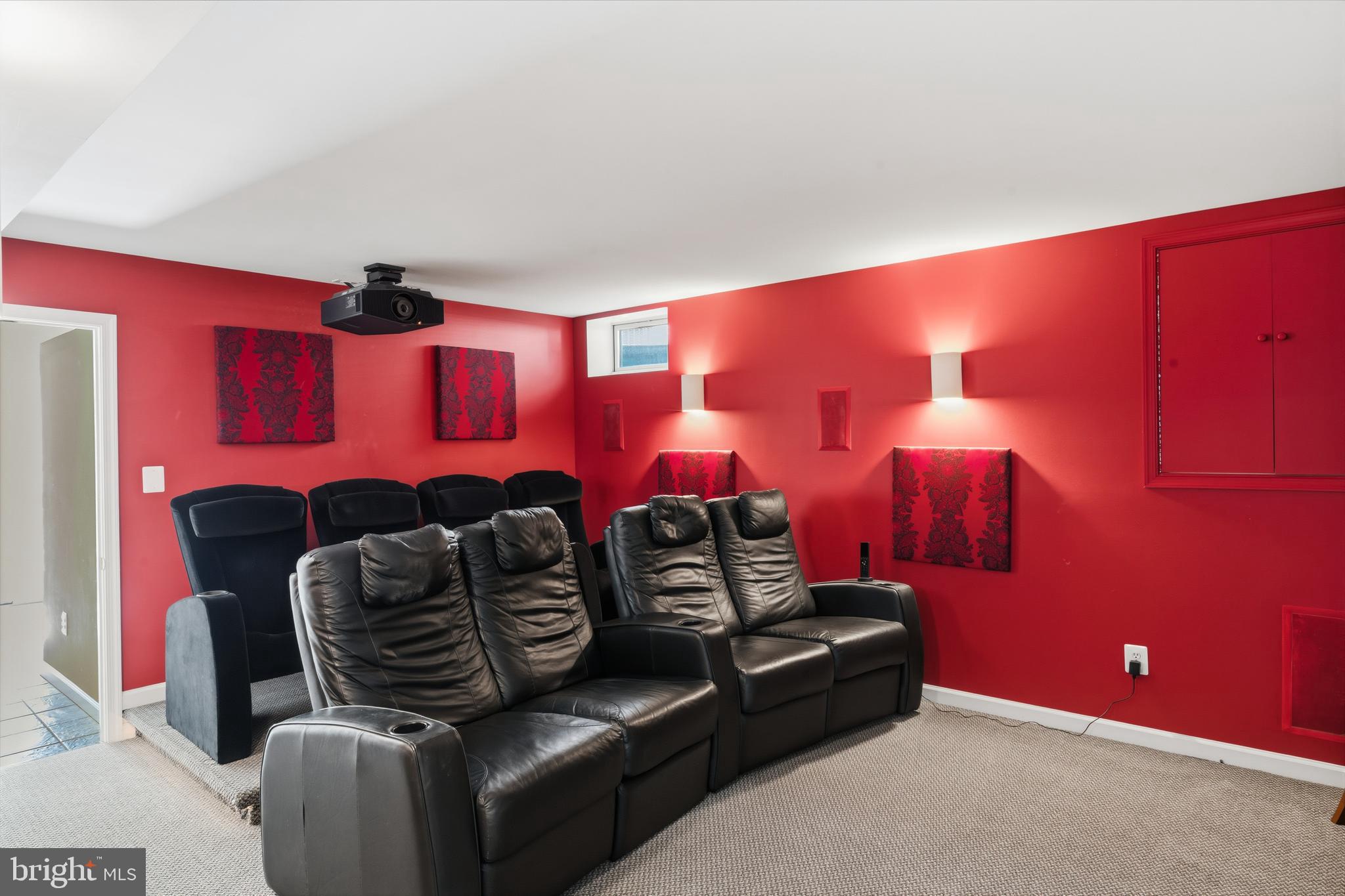 OAKTON  WOODS - Residential