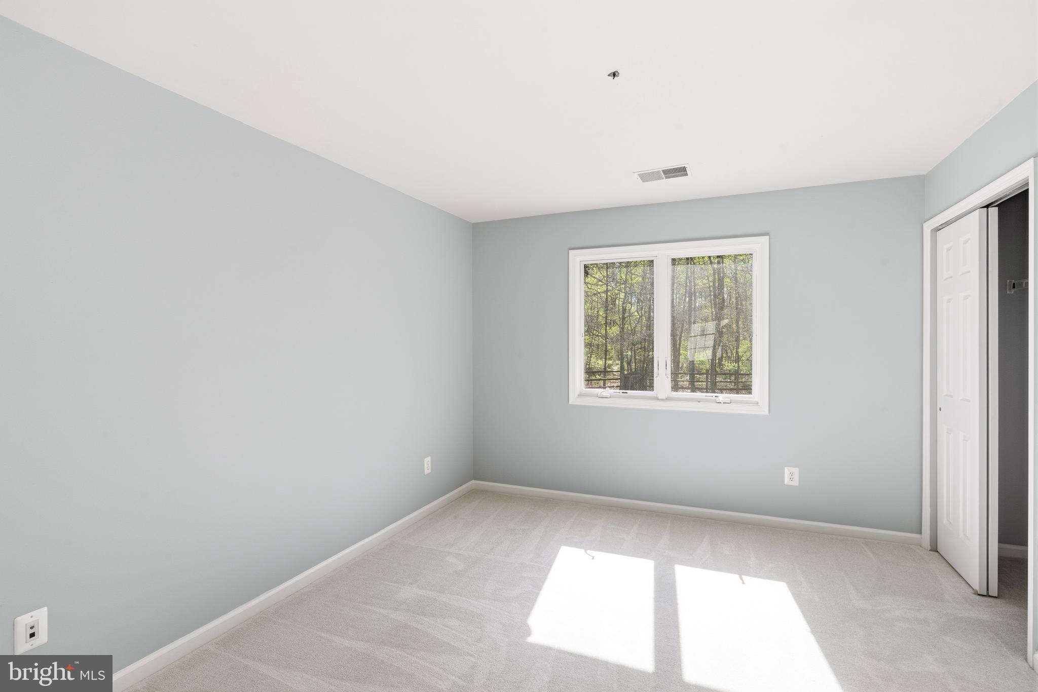 OAKTON  WOODS - Residential