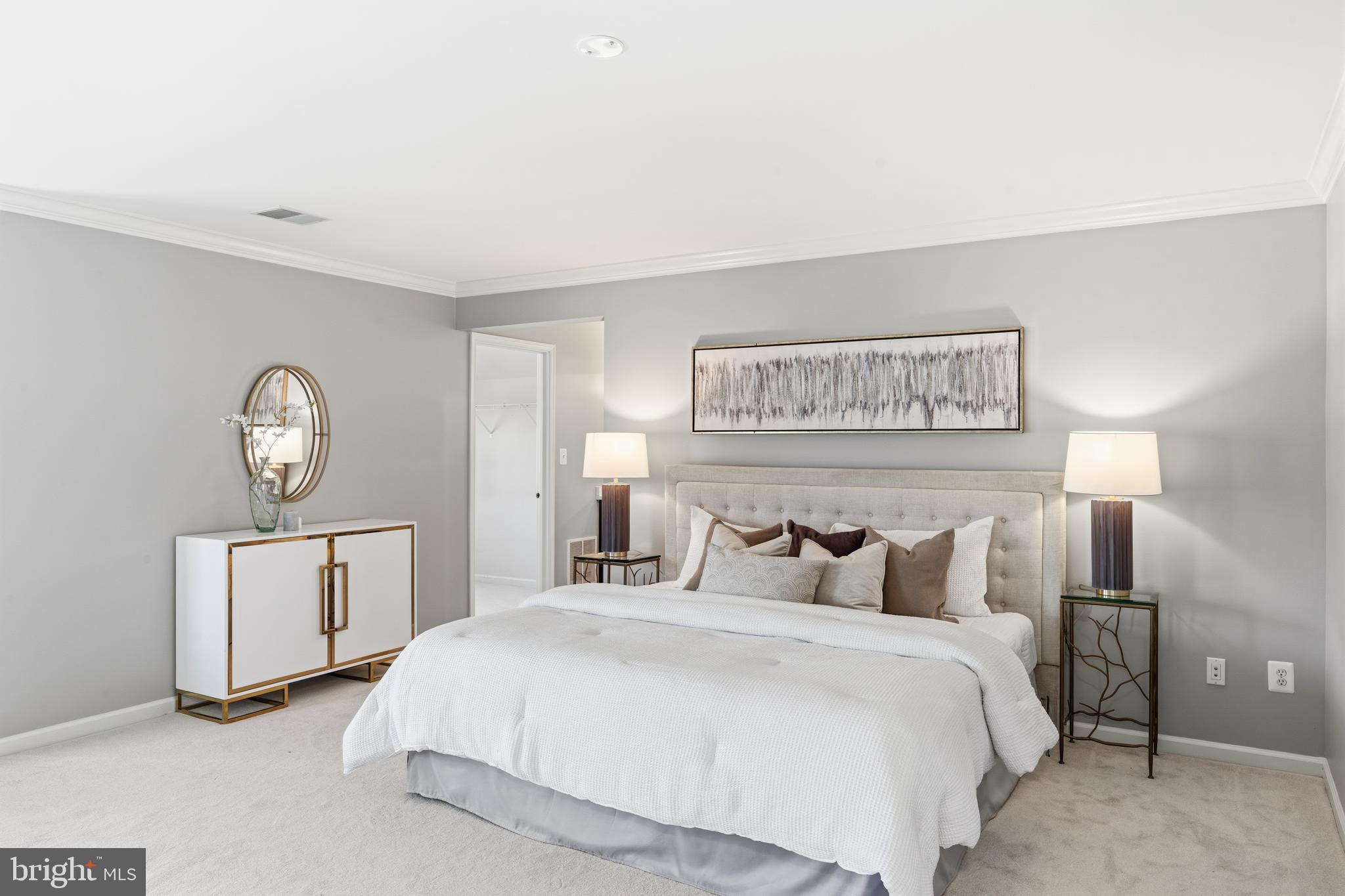 OAKTON  WOODS - Residential