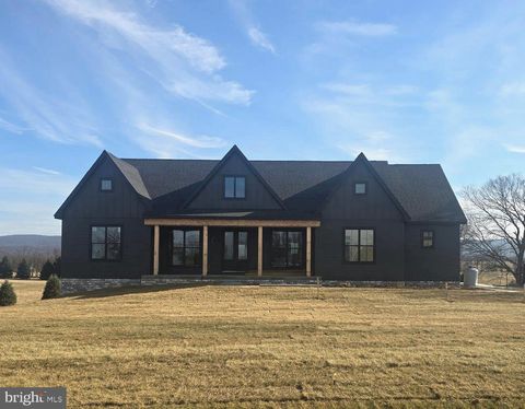 10 MISTLETOE LANE SHEPHERDSTOWN WV 25443