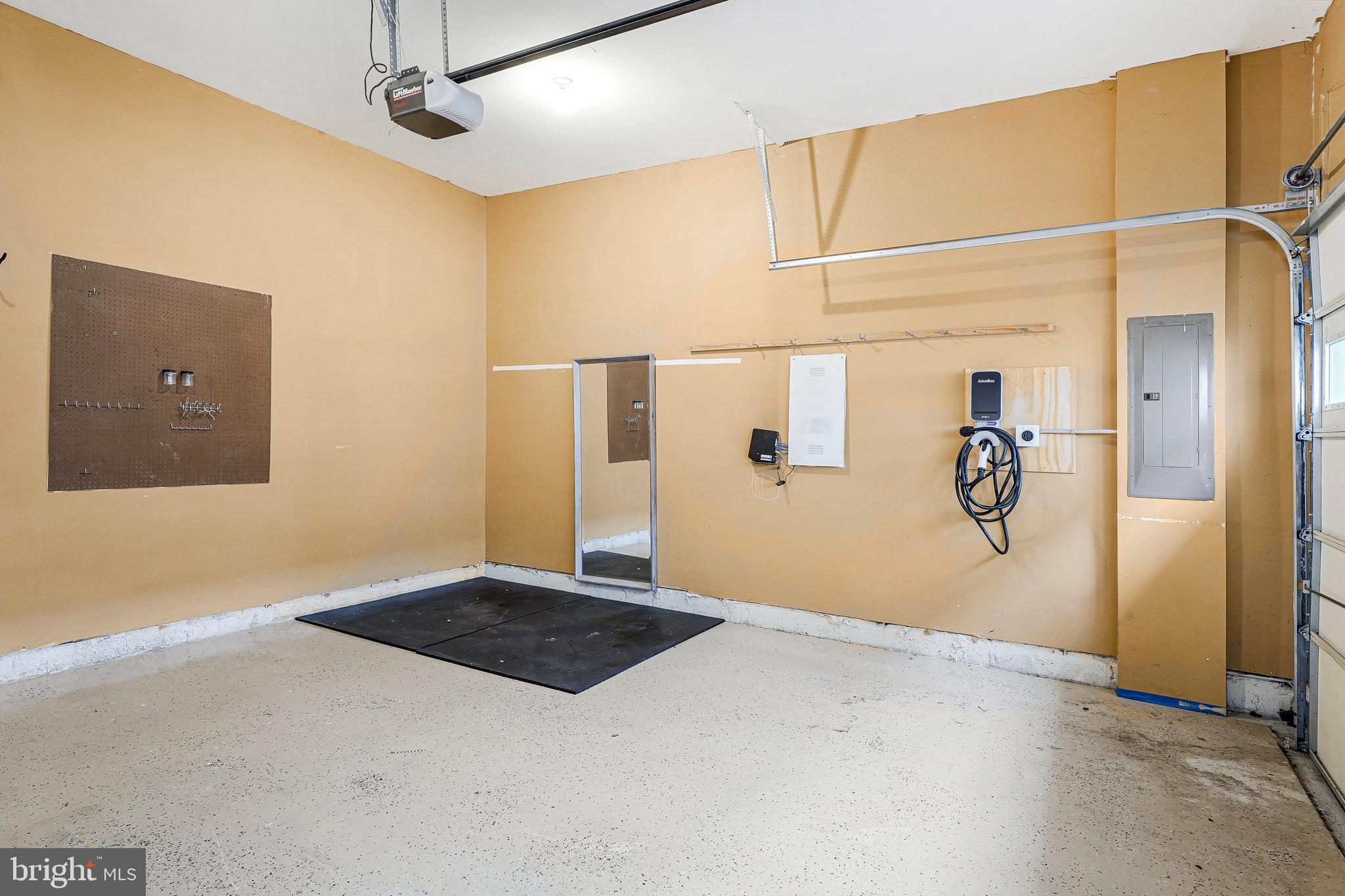 BROADLANDS SOUTH - Residential