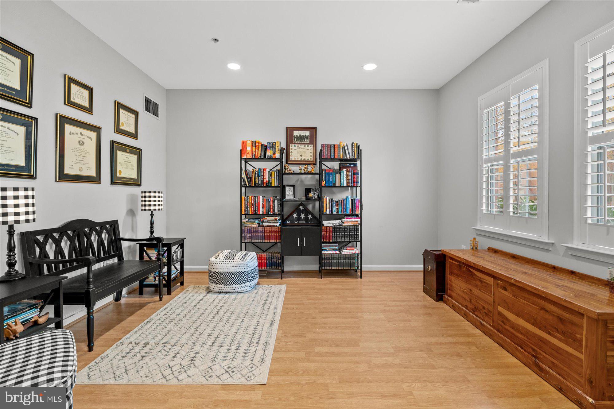 CAMERON STATION - Residential