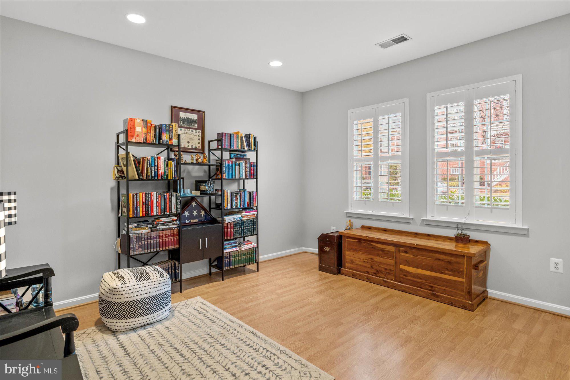 CAMERON STATION - Residential