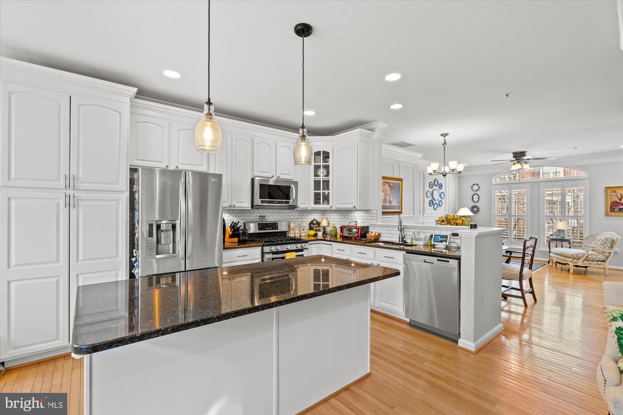 CAMERON STATION - Residential