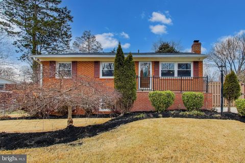 Photo of 13302 Kelsey Court, WOODBRIDGE, VA 22193 (MLS # VAPW2112544)