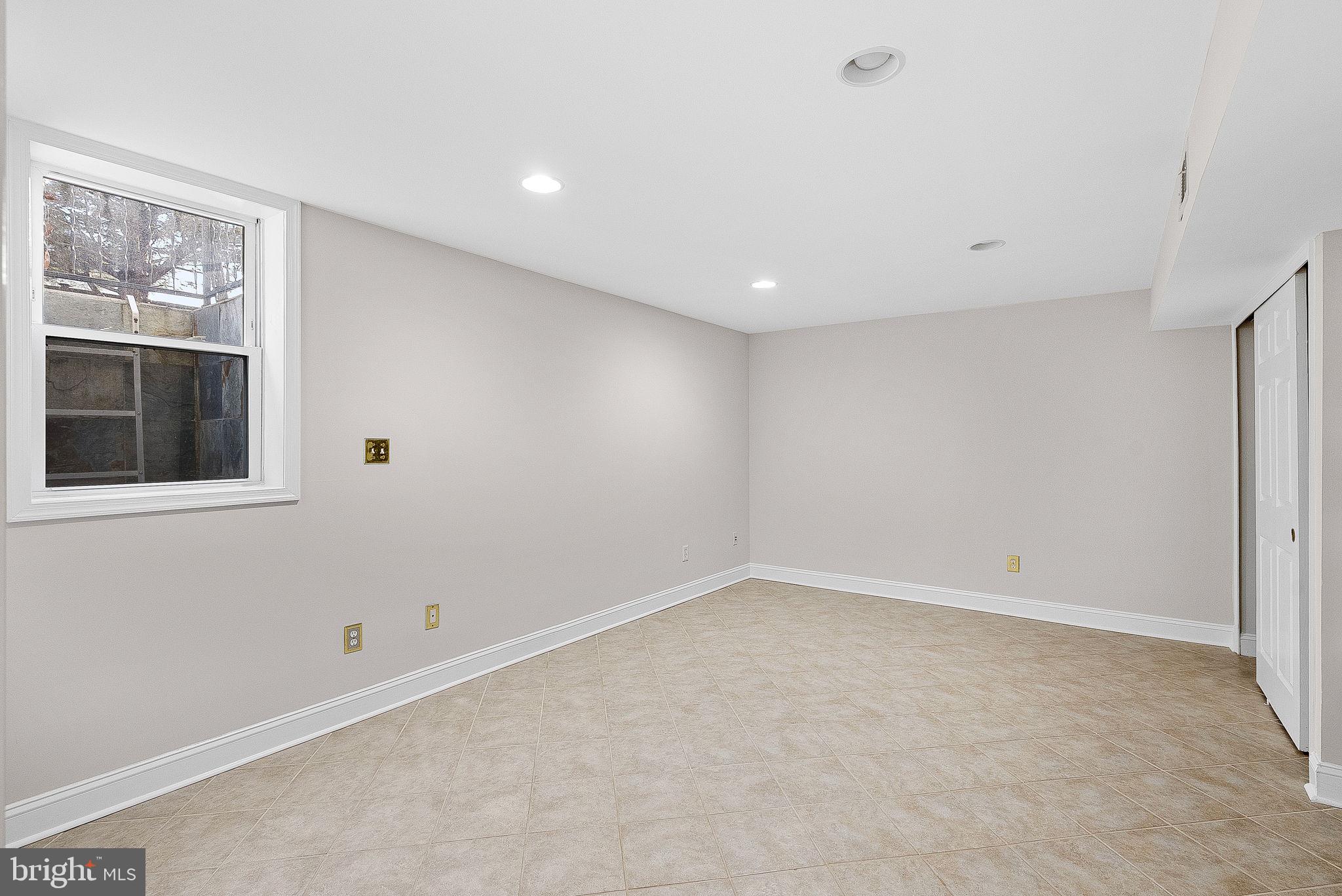 OLD WATERFORD KNOLL - Residential