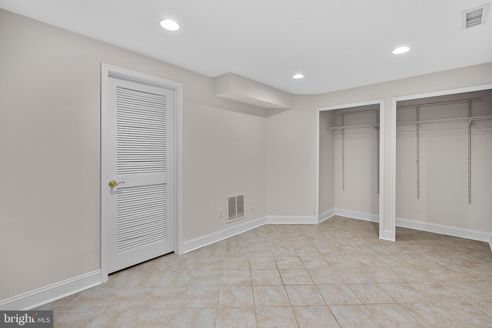 OLD WATERFORD KNOLL - Residential