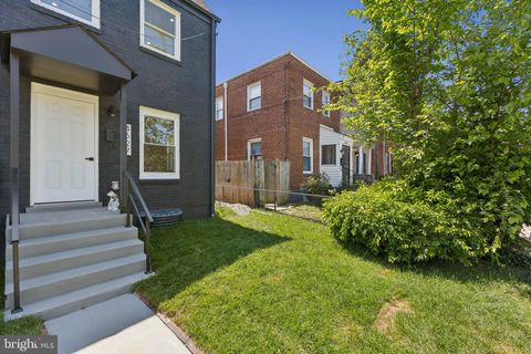 Tiny photo for 4627 H Street SE, WASHINGTON, DC 20019 (MLS # DCDC2259574)