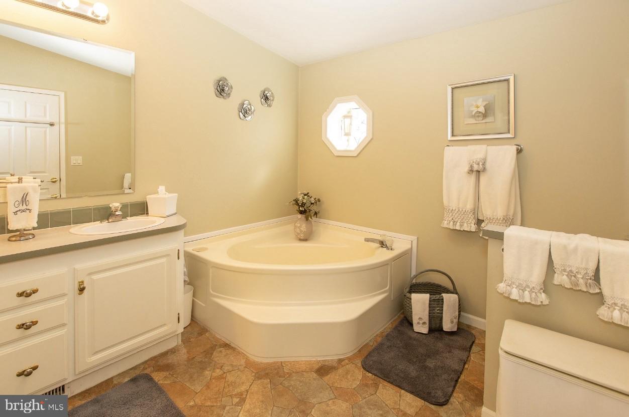 WILLOW RUN - Residential