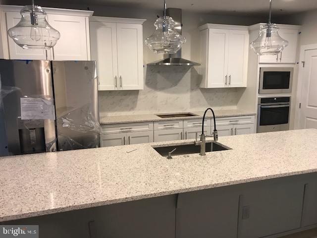 WESTMOORE AT MOOREFIELD - Residential Lease