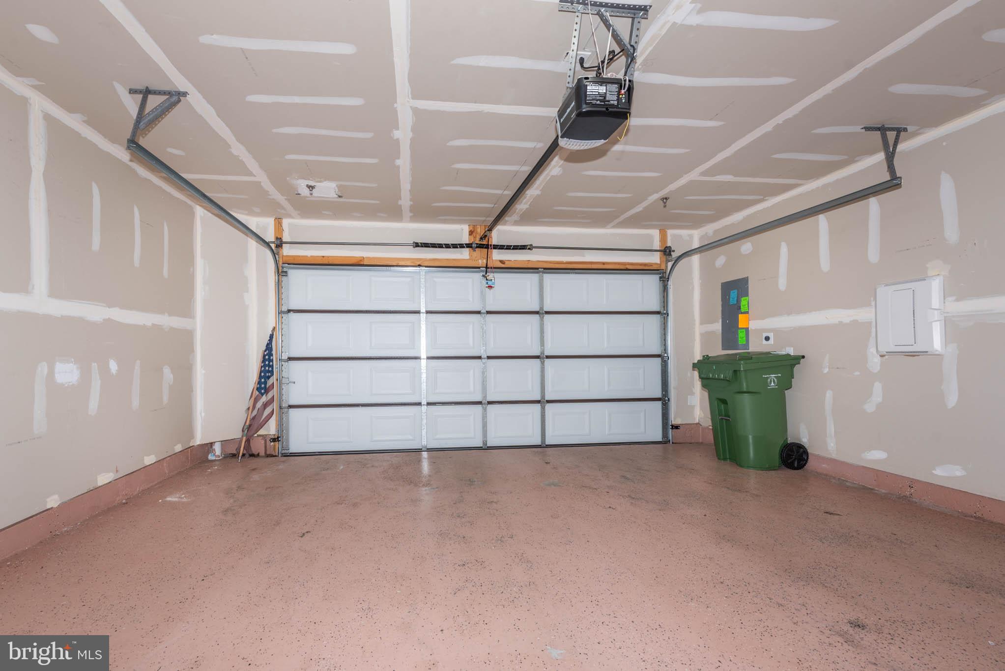 MEDFIELD - Residential