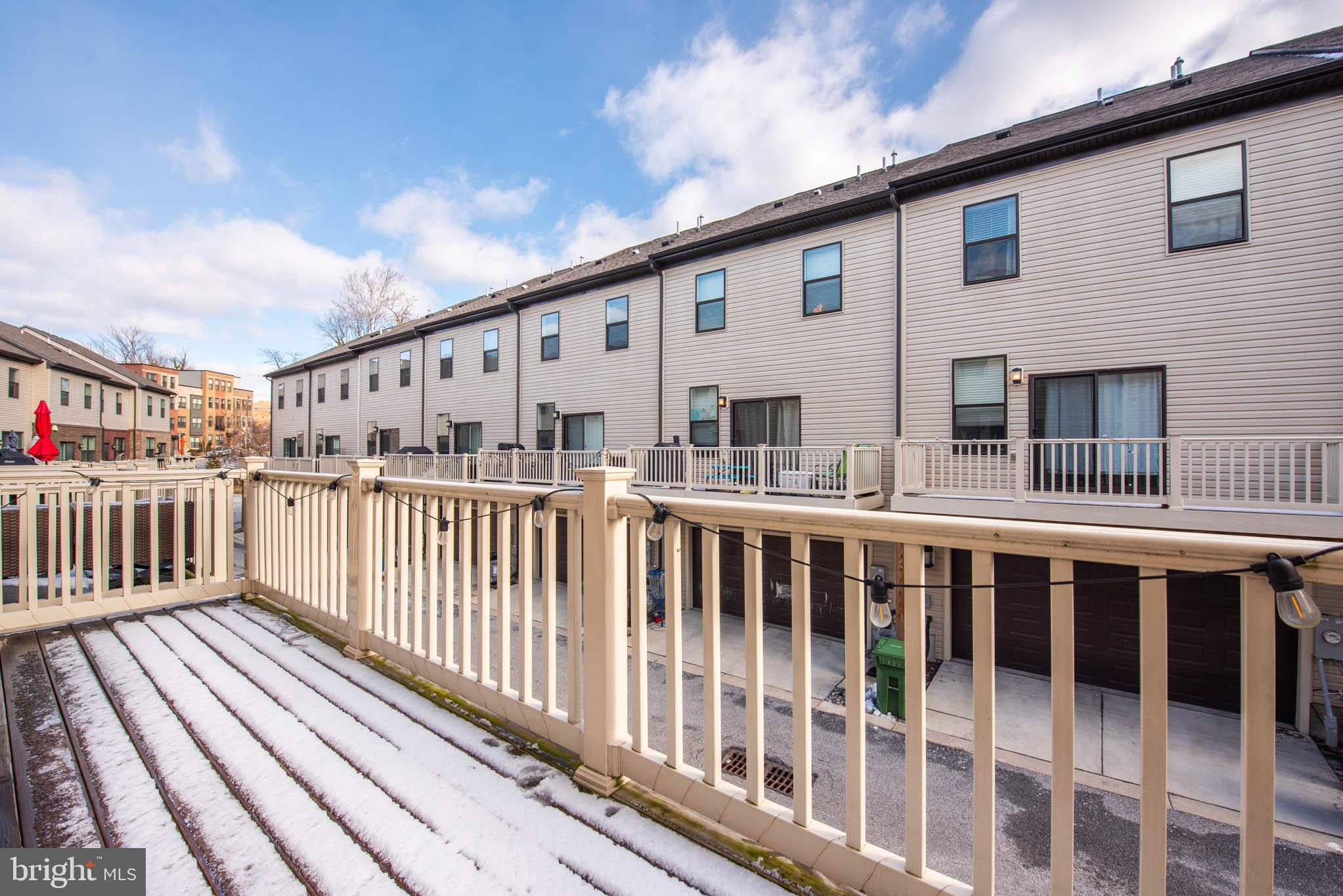 MEDFIELD - Residential