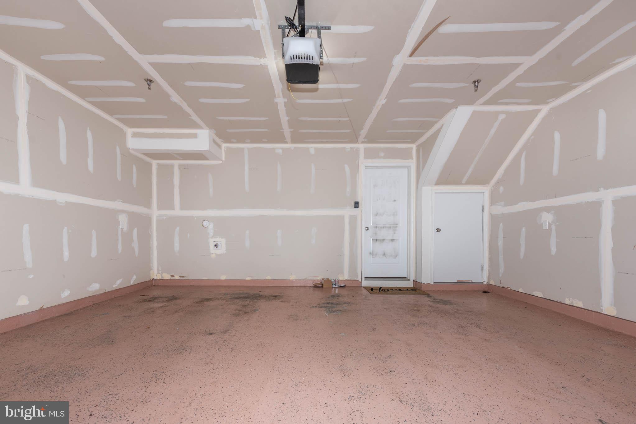 MEDFIELD - Residential