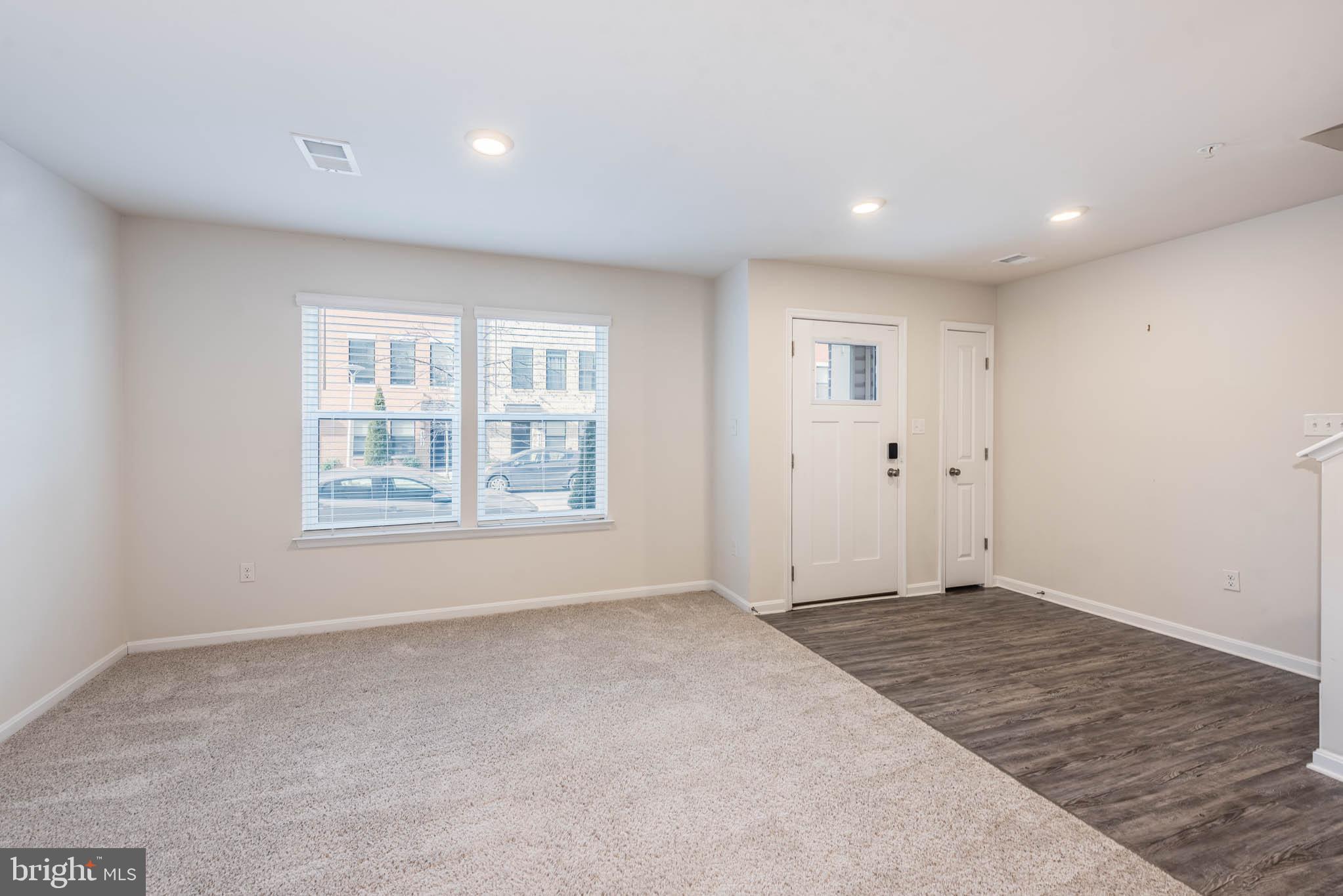 MEDFIELD - Residential