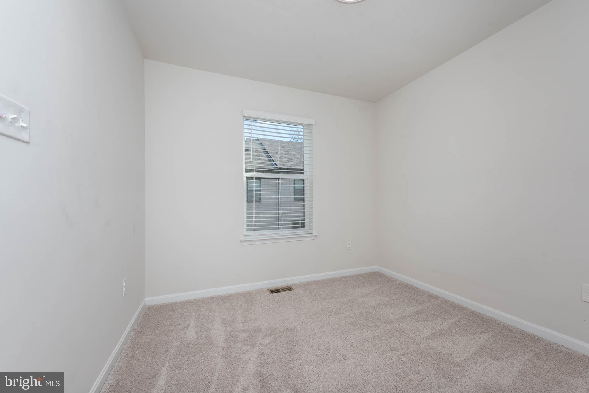 MEDFIELD - Residential