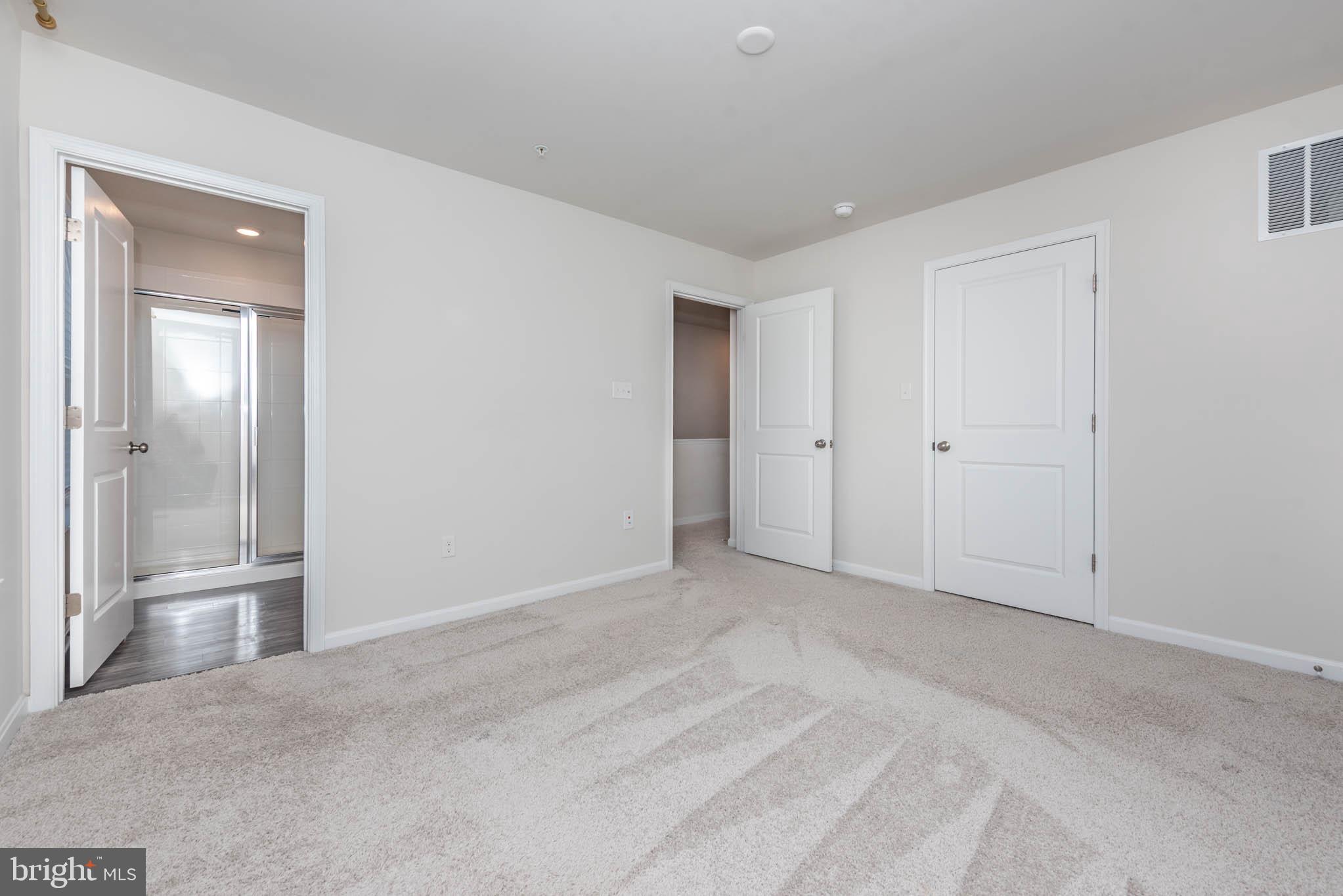 MEDFIELD - Residential