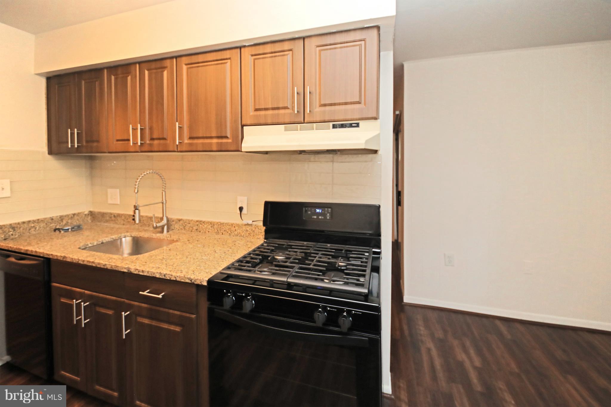 WOODBURN VILLAGE - Residential Lease