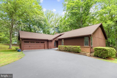 Photo of 12212 Woodlark Court, MANASSAS, VA 20112 (MLS # VAPW2127038)