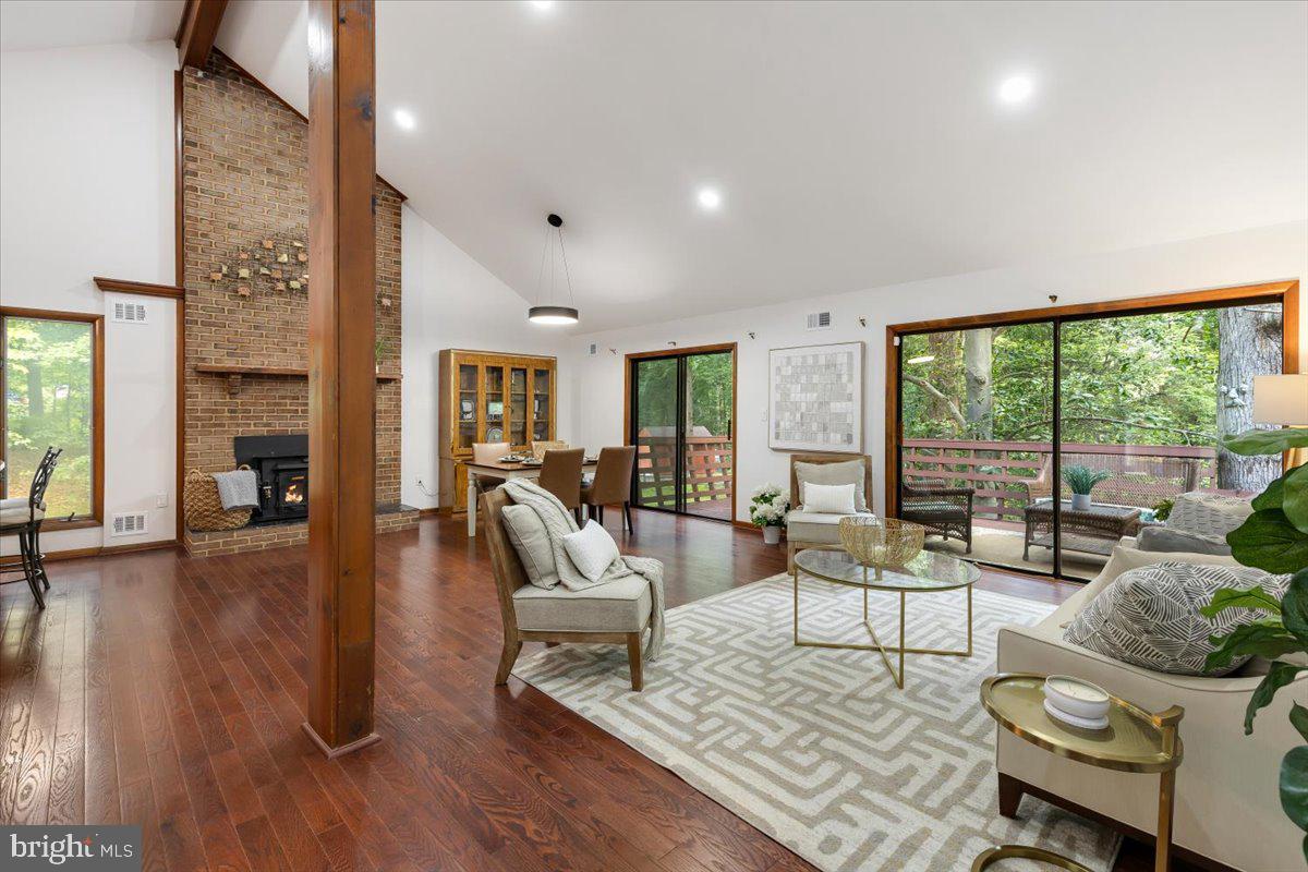 12212 WOODLARK COURT