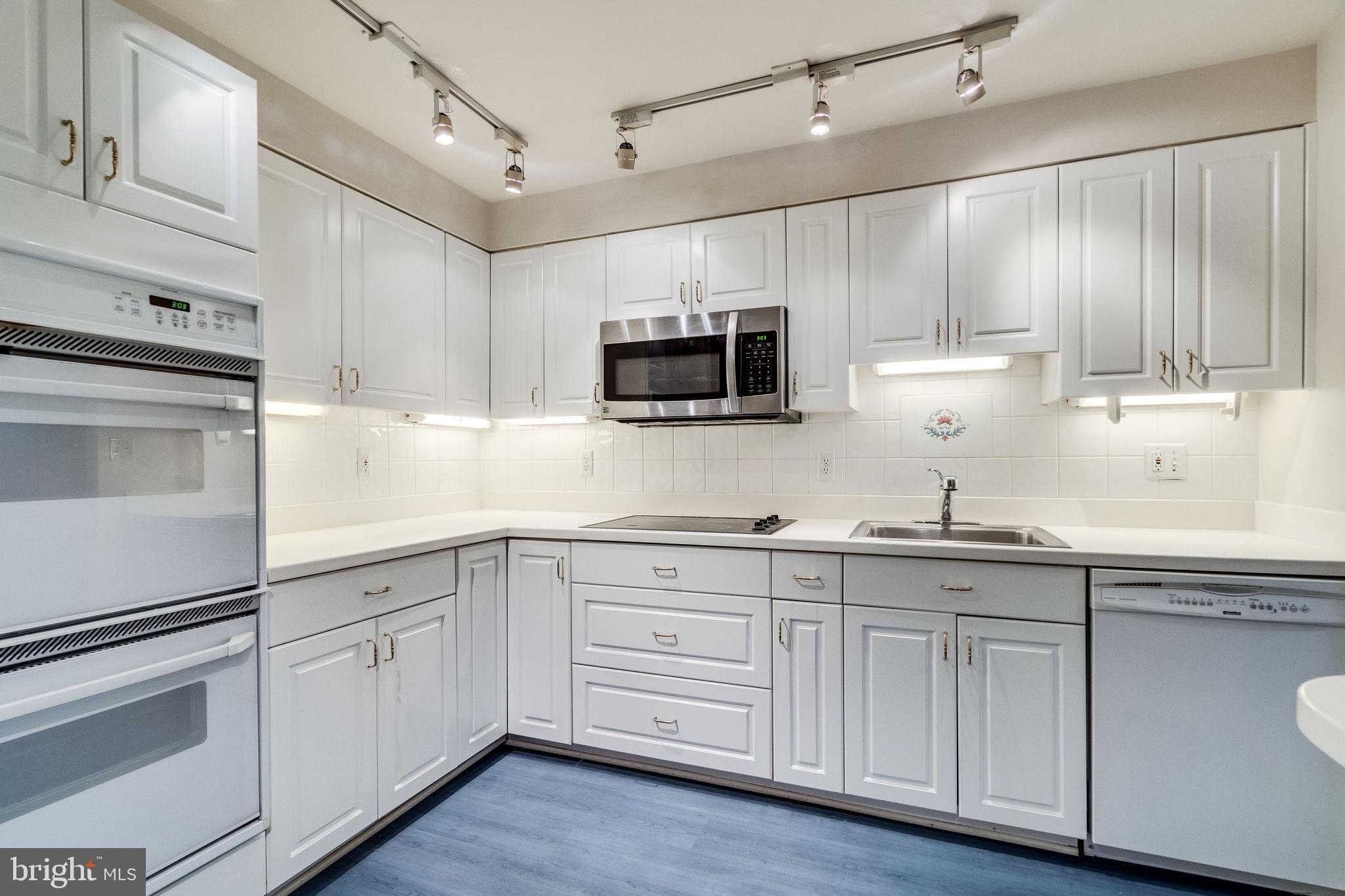 THE PLAZA - Residential Lease