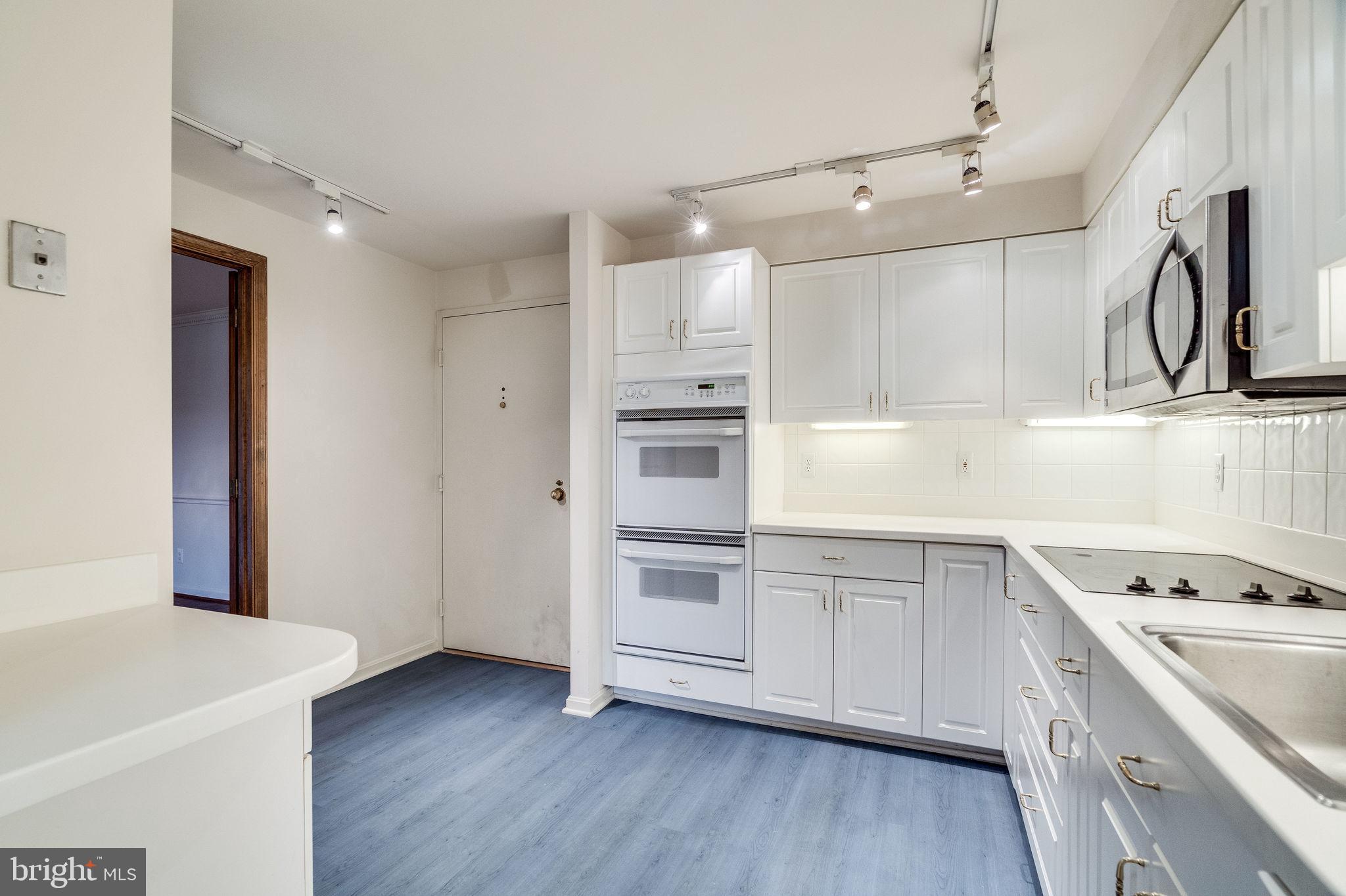 THE PLAZA - Residential Lease